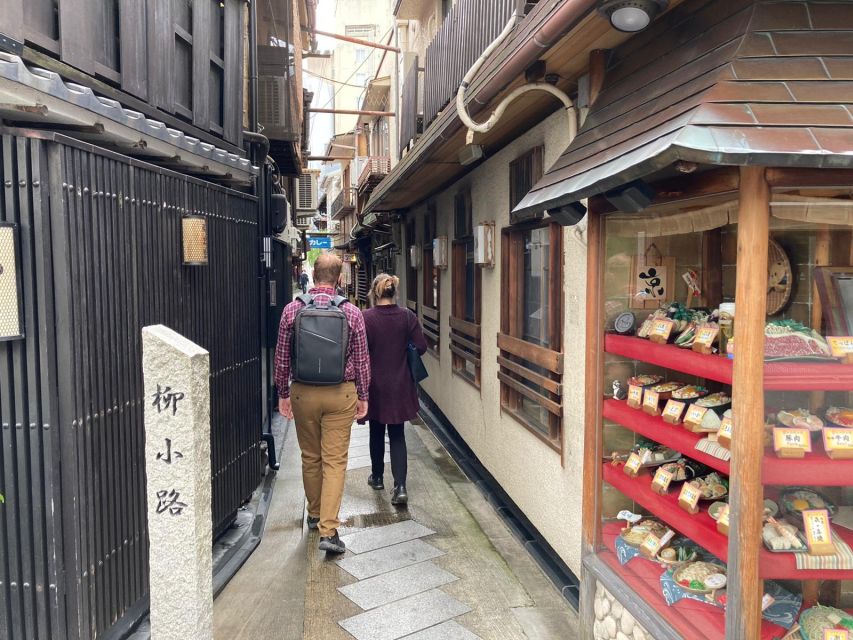 Kyoto: Private Walking Tour with Kiyomizu Temple & Gion - Gion Like a Local: Minamiza Kabuki, Hanamikoji, and Ochaya Backstreets