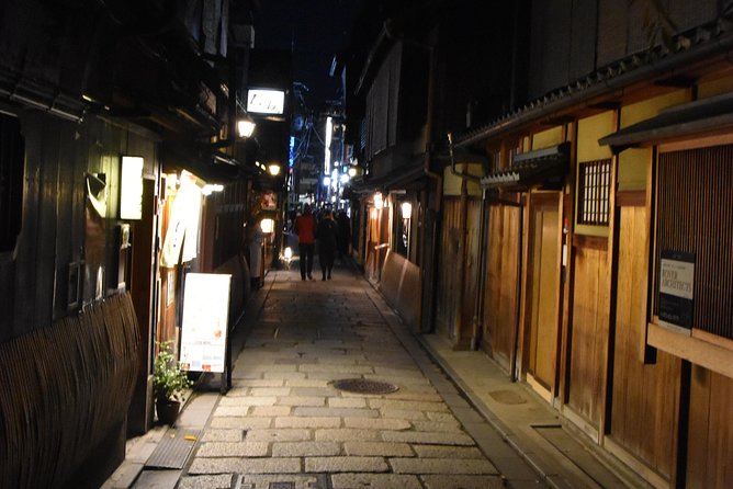 Kyoto’s Exclusive Private Gourmet Night with Local - Pontocho after dark: when the river district becomes cinematic