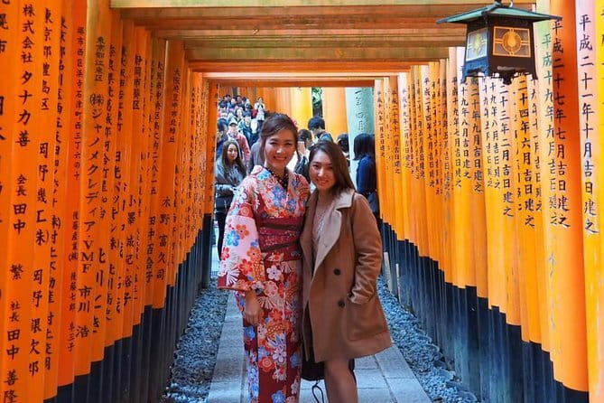Kyoto Sagano Romantic Train in Arashiyama Bus Tour - English Guide and Group Dynamics: The Human Factor