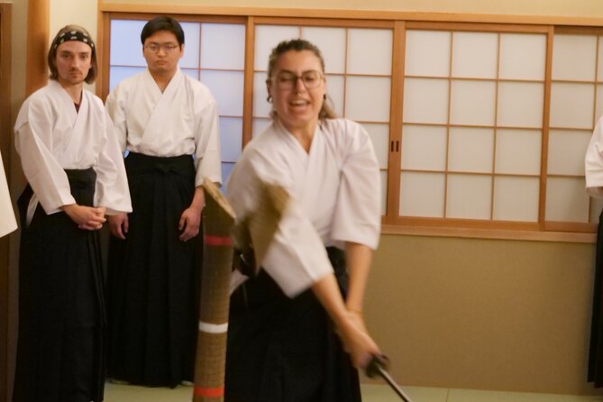 Kyoto Samurai Discovery Samurai Sword Test Cutting Training - Samurai Bar in the Basement: A Simple Way to End the Experience