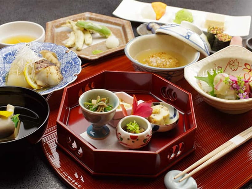 Kyoto:Seasonal Kaiseki Reservation at Hanasaki Nishiki - Key things I’d bet you’ll notice right away