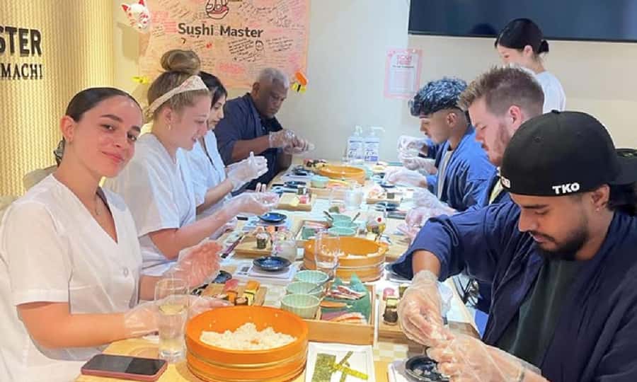 Kyoto: Sushi Making Experience in Kawaramachi - The 90-Minute Flow: Learn, Make, Eat