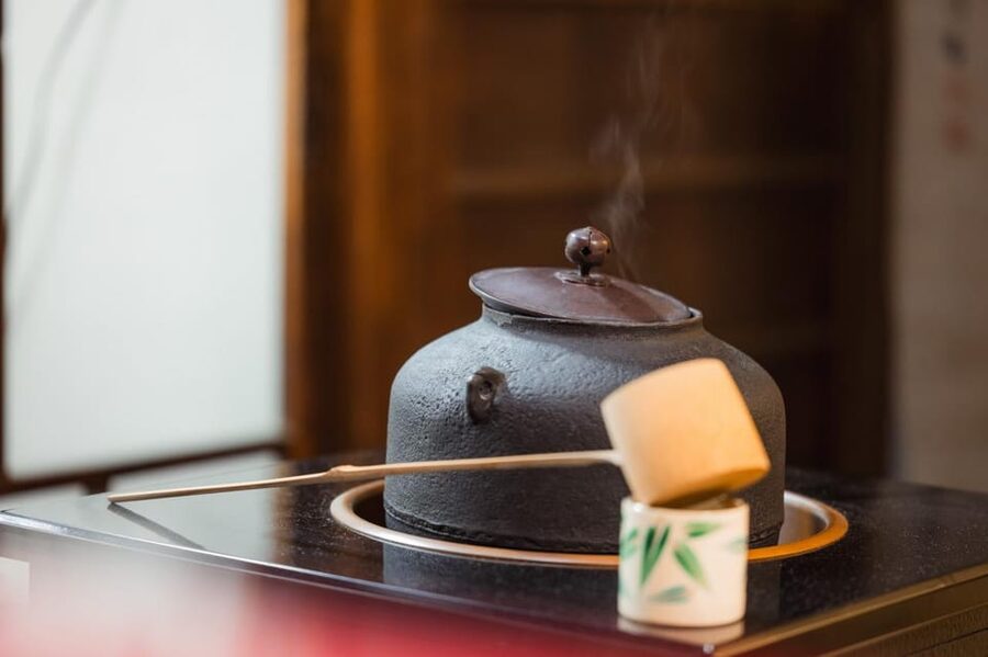 Kyoto: Table-Style Tea Ceremony at a Kyo-Machiya - Flower Arranging Experience: A Quiet Creative Bonus