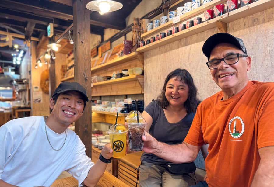 Kyoto: Tailored E-Bike Tour to Highlights & Hidden Gems - The guides are the product: how local storytelling changes the ride