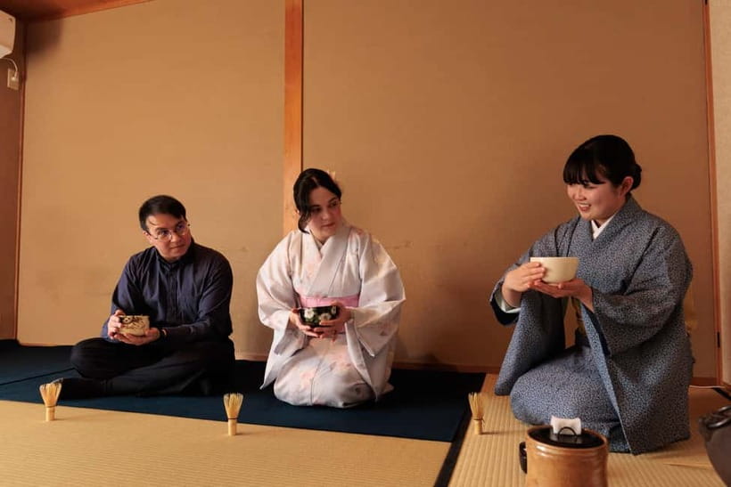 Kyoto: Tea Ceremony Experience - Making your own frothy matcha bowl (with real help)