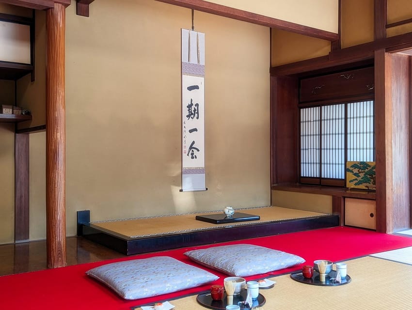 Kyoto: Tea Ceremony in a Traditional Tea House in Kiyomizu - The sweet, the photo, and the small souvenirs of calm