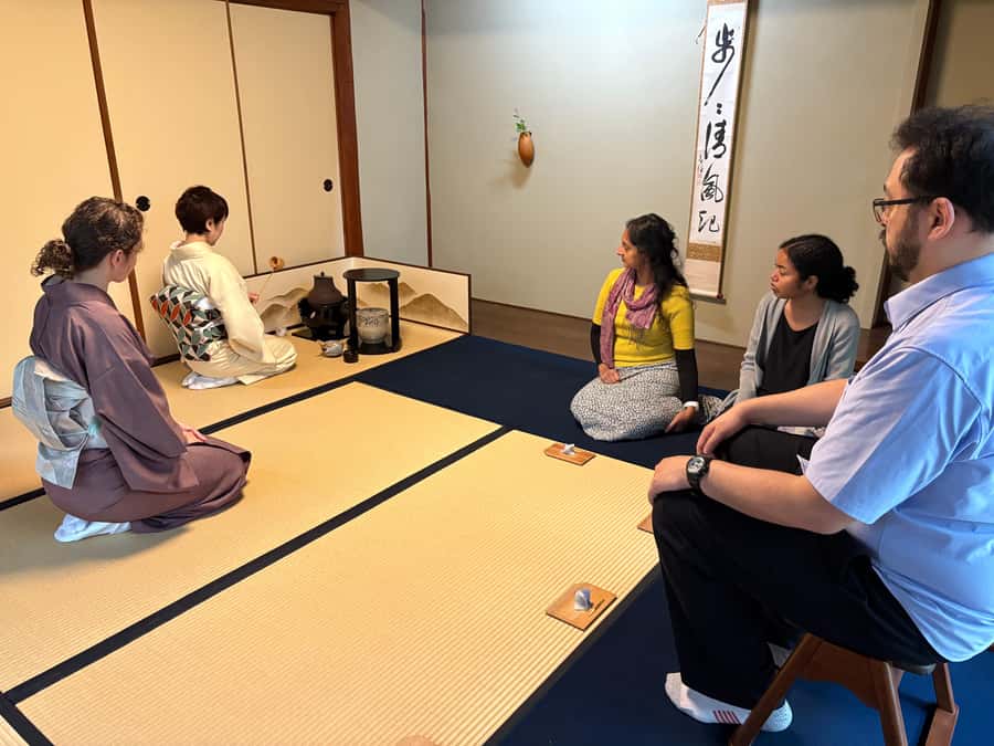 Kyoto: Tea Ceremony, in traditional Japan house (ENG/ES/NLD) - The ceremony watch: seiza seating, seasonal tools, and what you’ll taste
