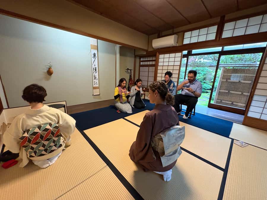 Kyoto: Tea Ceremony, in traditional Japan house (ENG/ES/NLD) - Sadō (tea ceremony) explained before you sit down