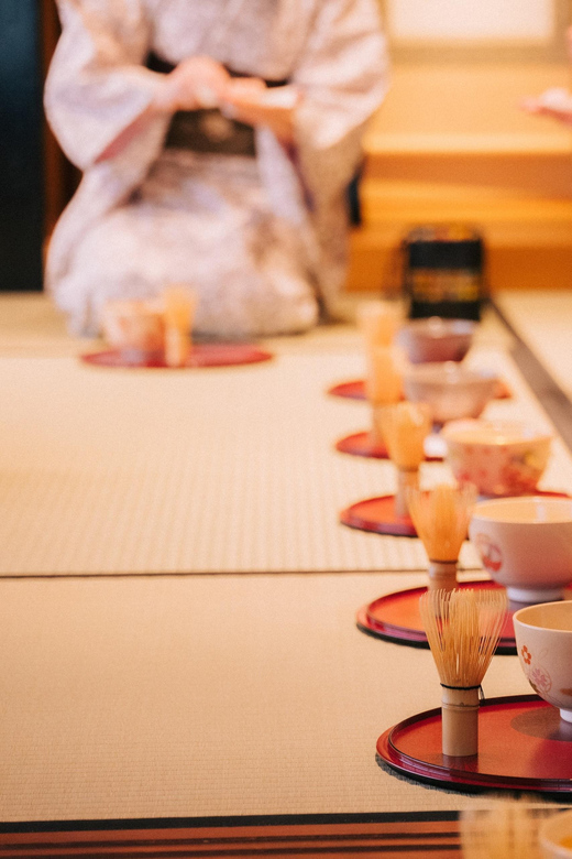 Kyoto: Tea Ceremony with Kimono and Photoshoot - The Start: Meeting Up and Getting Into Your Kimono