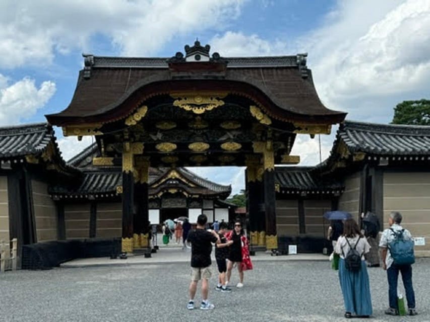 Kyoto: Top Sights Guided Tour - Gion, Kinkaku, Fushimi, Nijo - The train hop: time-efficient movement between Kyoto’s major zones