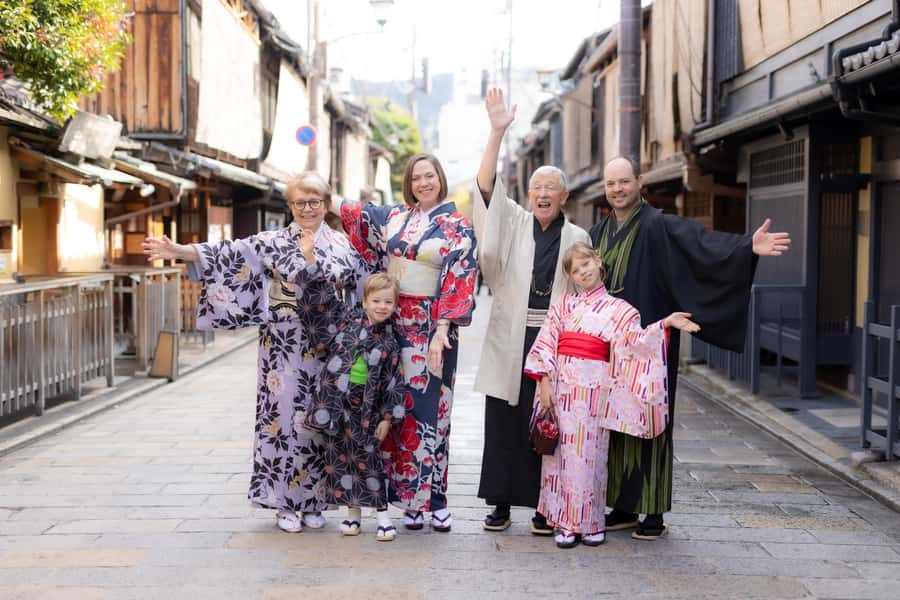 Kyoto: Traditional Kimono Rental - From Gojo Station to the Dressing Room in Minutes