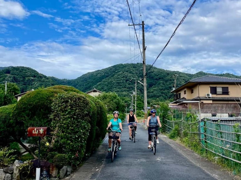 Kyoto : True Kyoto Avoid the crowds E-Bike Tour - Taste stops and local delicacies: what to plan for if food isn’t included