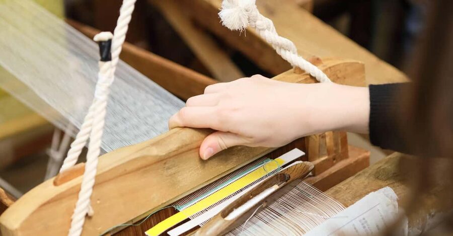 Kyoto: Try Nishijin Weaving in the Oldest Geisha District - Kitano Tenmangū Shrine: a calm beginning at the first torii