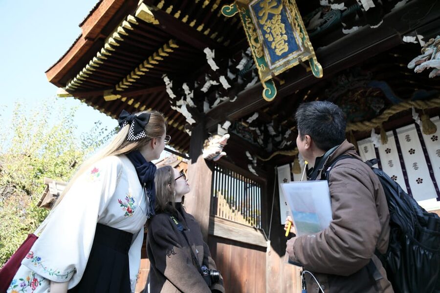 Kyoto: Try Nishijin Weaving in the Oldest Geisha District - Nishijin weaving class: Tsuzure-ori basics you can actually use