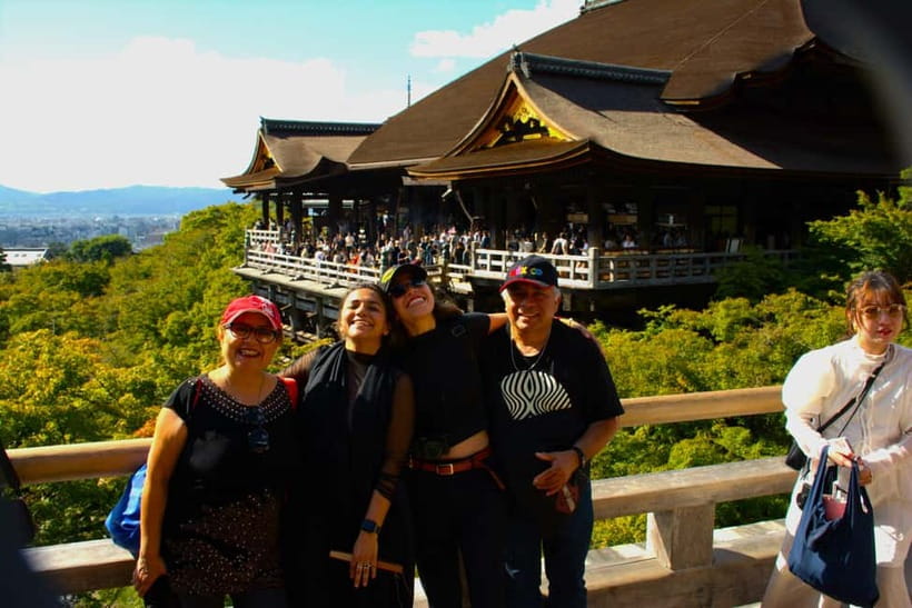 Kyoto: Walking tour Kiyomizu, Geisha District with a Local - Kiyomizu Temple: how to see it with local context