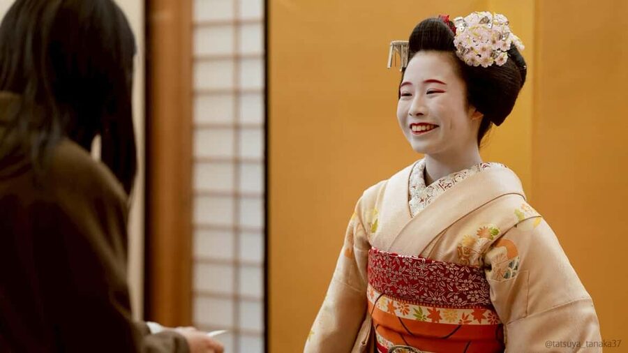 Maiko Dance and Tea Ceremony on a Noh Stage in Kyoto - The tea ceremony with freshly prepared matcha and seasonal sweets