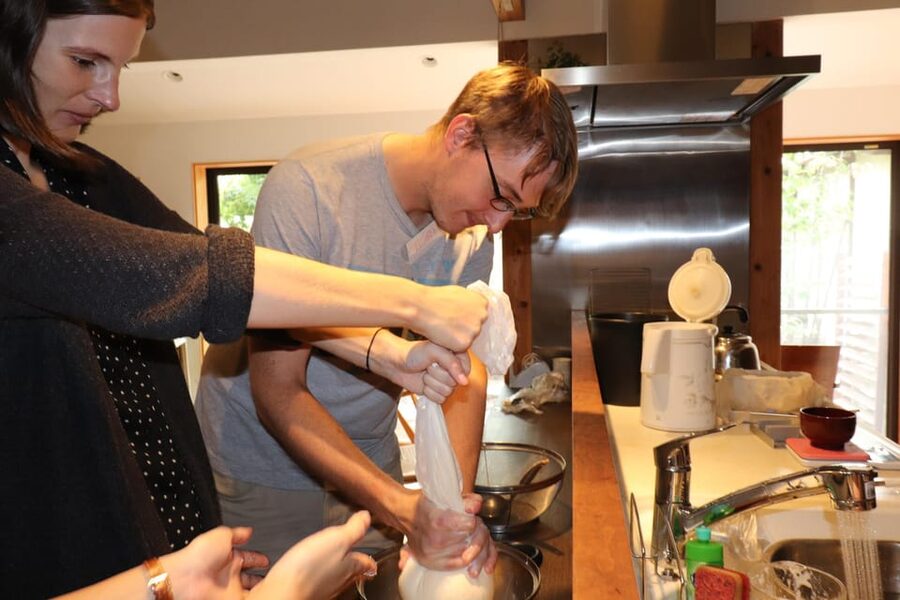 Making Fresh To-fu from soybeans in Kyoto - Four Tofu Dishes Using What You Make