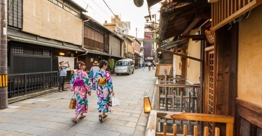 Night Walk in Gion: Kyoto's Geisha District - Key Things I’d Tell a Friend Before You Go