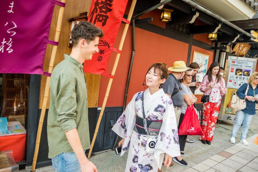 Night Walk in Gion: Kyoto's Geisha District - The Real Point: Understanding Geiko and Maiko Life (Not Just Looking)