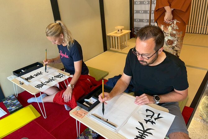 【OKADA】Kyoto Japanese calligraphy experience (shodo) - Optional fan calligraphy: sensu and uchiwa upgrades