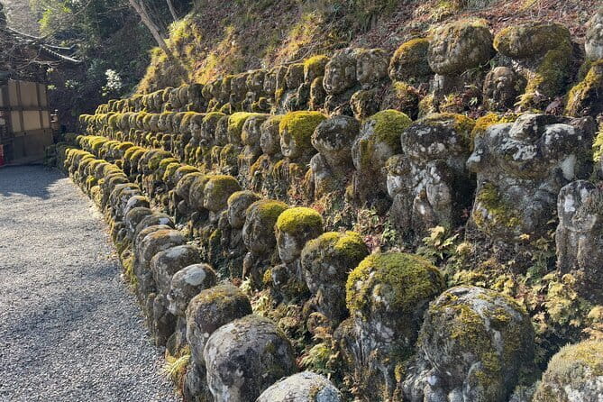 Pedal Adventure Kyoto's iconic landmarks on an e-bike tour - Higashiyama temple area: a slower feel and a snack stop