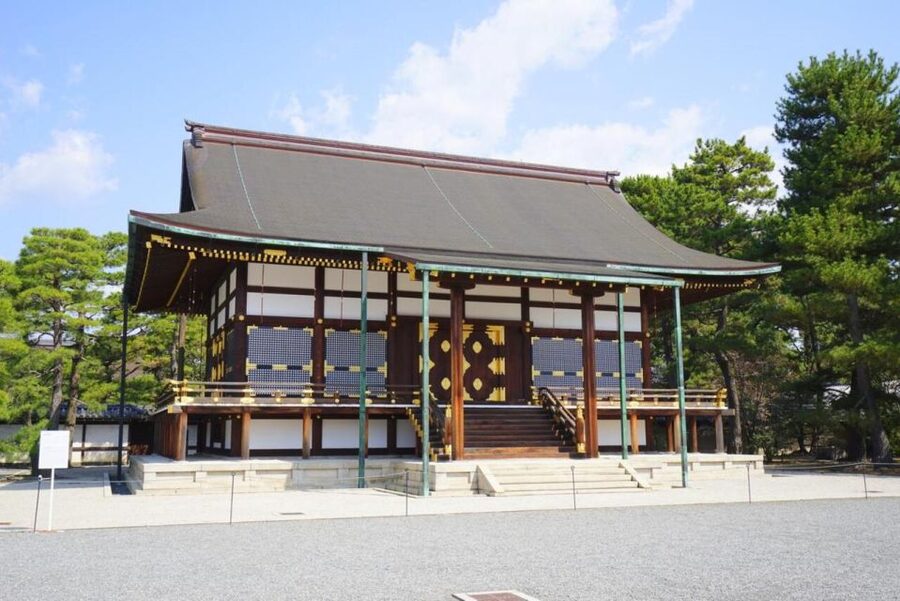 Pedal through Kyoto's Past: A Private Biking Odyssey - Imperial Palace and Tōfuku-ji: how your guide stitches the day