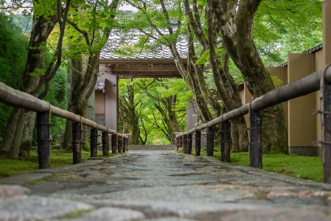 Private car tour Let's uncover secrets of majestic Kyoto history - The guide factor: why Takashi-style hosting works