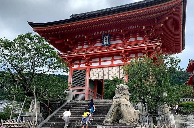 Private Custom Tour of Kiyomizu & Yasaka—by Young Local Guides - Timing your day: making 3–4 hours feel generous