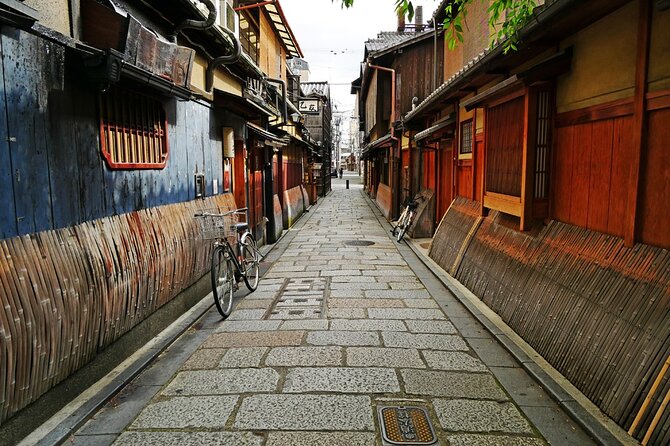 Private Kyoto Geisha Districts Walking Tour - Key things you’ll notice on this Kyoto geisha districts walk