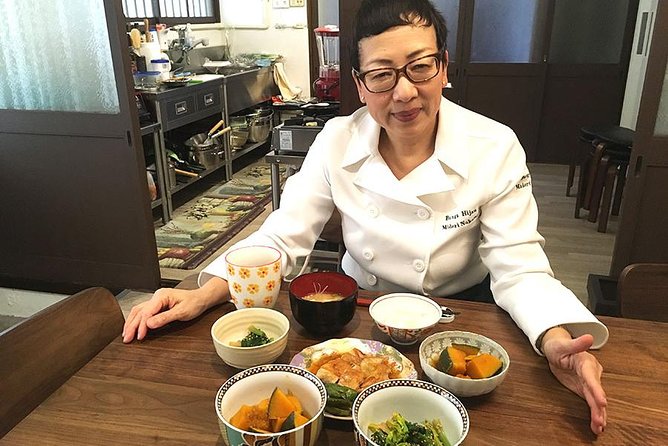 Private Ramen or Gyoza Cooking Class in Kyoto with Chef Midori - Meet Chef Midori: Tea, Soy Sauce Basics, and 30+ Years of Practice