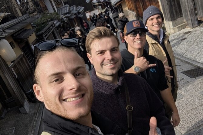 Private Walking Tour in Gion and Higashiyama - Hokan-ji Temple and Yasaka Pagoda Area: Old Streets, Shops, and Atmosphere