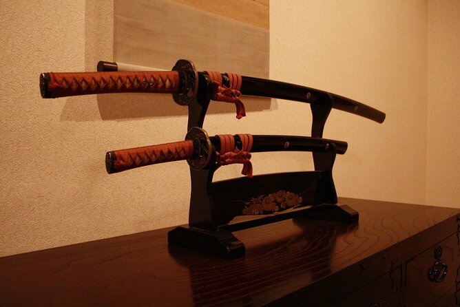 Samurai School in Kyoto: Samurai for a Day - Learning the Basics: Bow, Draw, Replace, Strike