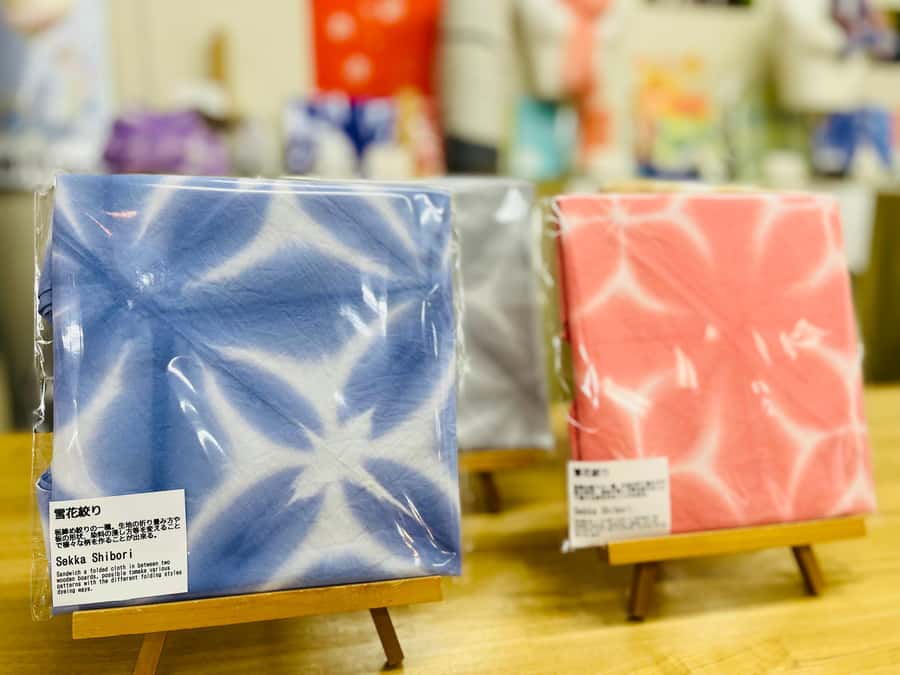 Shibori Furoshiki Course at Kyoto Shibori Museum - The class flow: folding, dyeing, and following along step-by-step