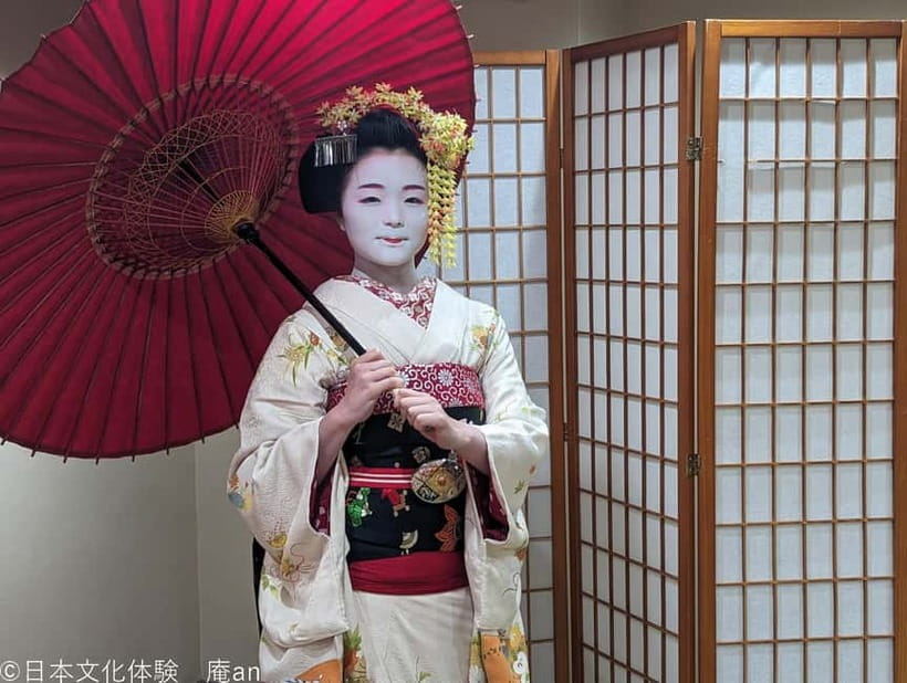 Simple Plan with Maiko - Finding the Meeting Point Near Gojo Station