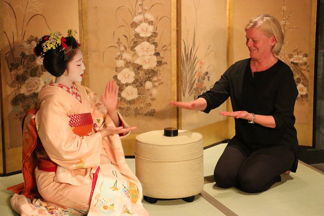Small-Group Dinner Experience in Kyoto with Maiko and Geisha - Getting real conversation: why chatting with hostesses is the point