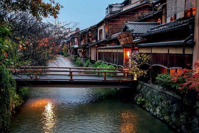 Takashi's local food adventure through Gion Kyoto tips of Ramen - Key things that make this tour worth your evening