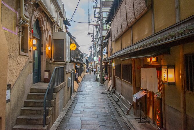 Takashi's local food adventure through Gion Kyoto tips of Ramen - Who should book this tour—and who should skip it