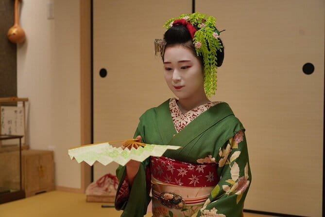 The Art of Geisha: Exclusive Show & Gion Walking Tour - The maiko show: the talent you’re actually meant to notice