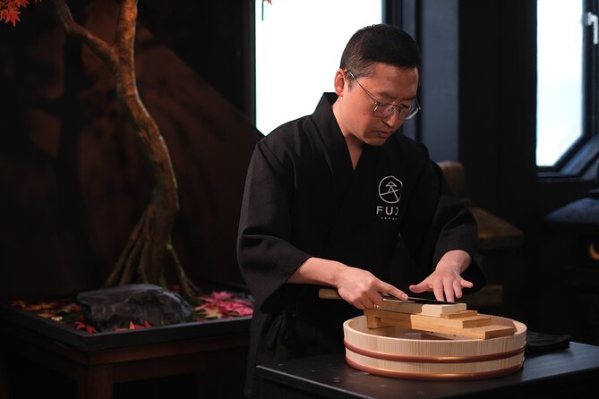 Traditional Japanese Knife Sharpening Class in Kyoto - Learning the theory, then using it immediately