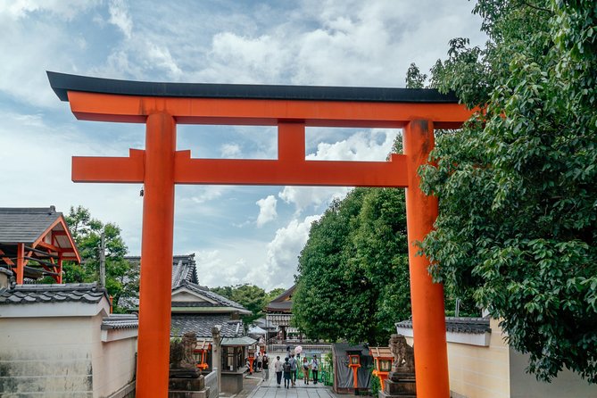 Treasures of Kyoto: Geishas & Traditions Private Tour - Why geisha culture works best on foot in Kyoto