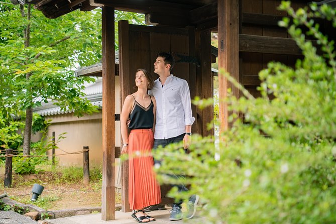 Your Private Vacation Photography Session In Kyoto - Yasui-Konpiragu: a small shrine with strong seasonal beauty